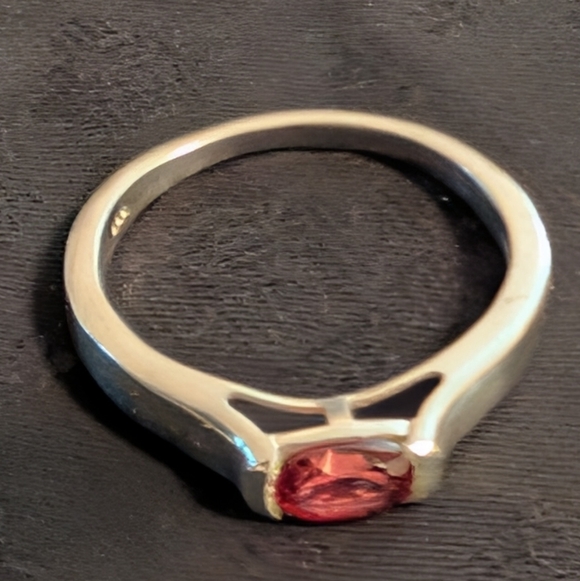 🆕 925 Sterling Silver Ring Genuine Garnet Ring Size 10 - Picture 4 of 7